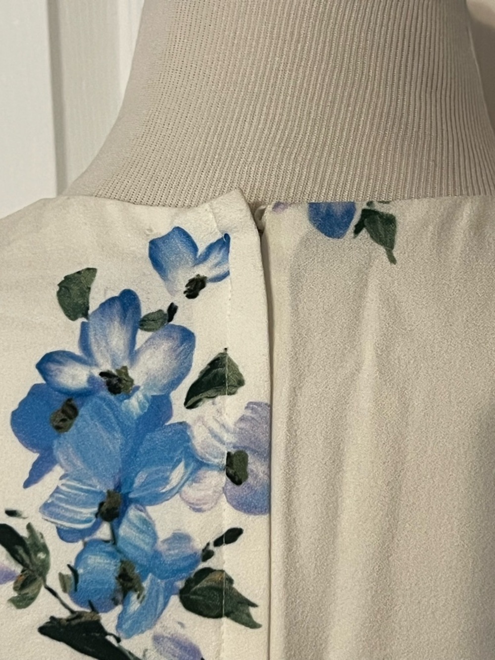 NWT Dolce & Gabbana White Floral Mini Dress with Pink, Red and Blue Blooms - Picture 6 of 12